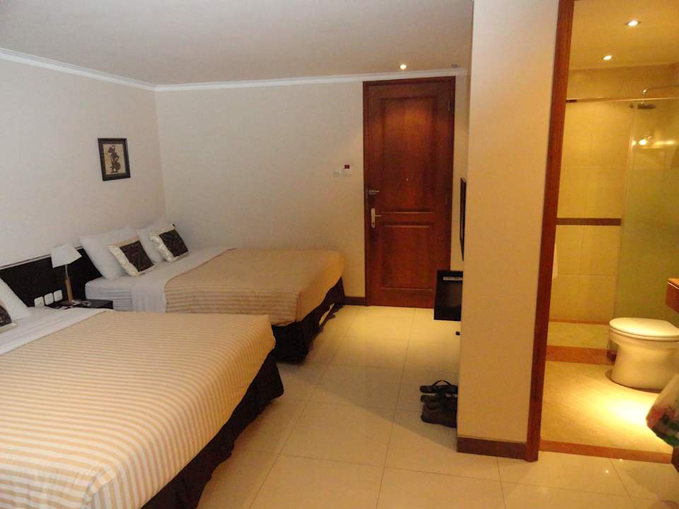Mehrbettzimmer + Bad Kertanegara Premium Guest House
