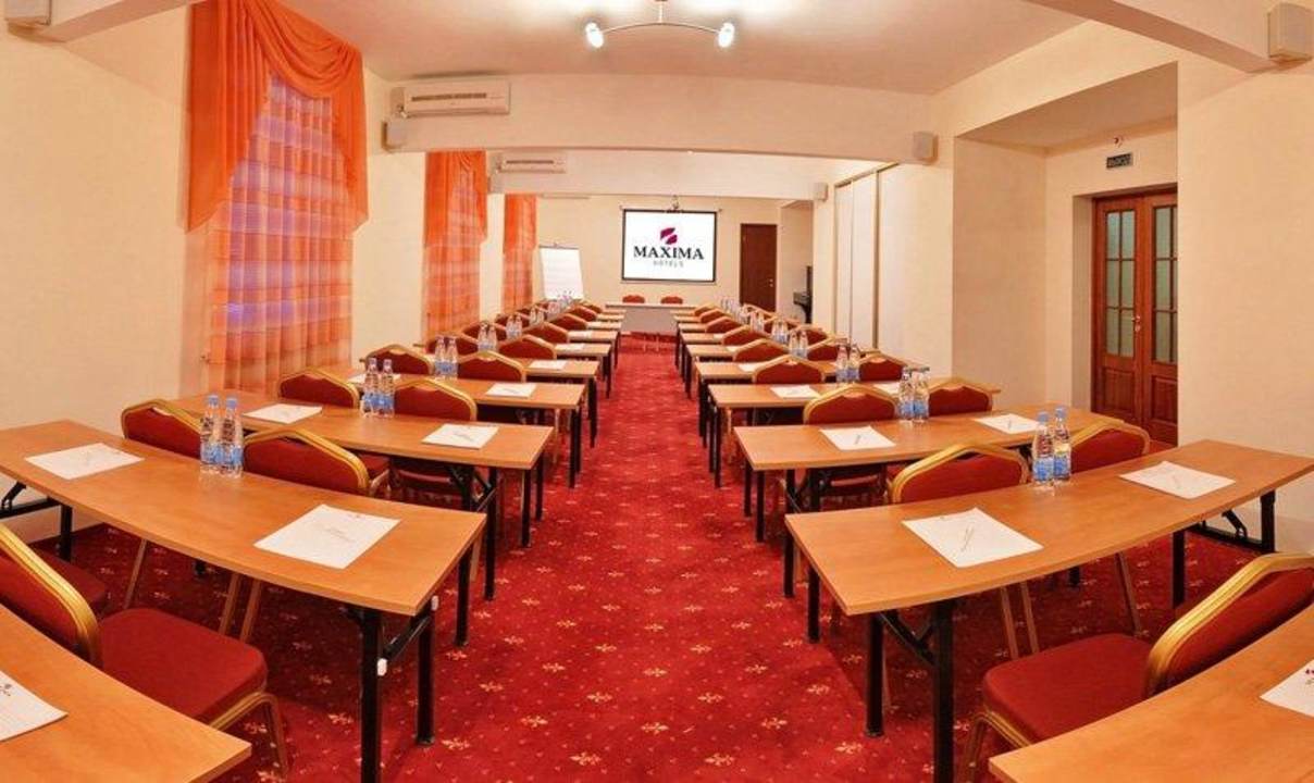 Конференц-зал "Ирбис" Hotel Maxima Irbis
