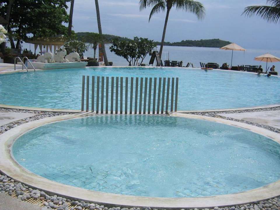 Da Sprudelt was Iyara Beach Hotel