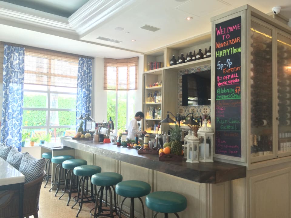 Bar / Lobby Circa 39 Hotel Miami