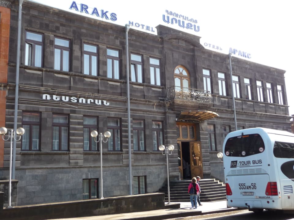 Außenansicht Hotel Araks