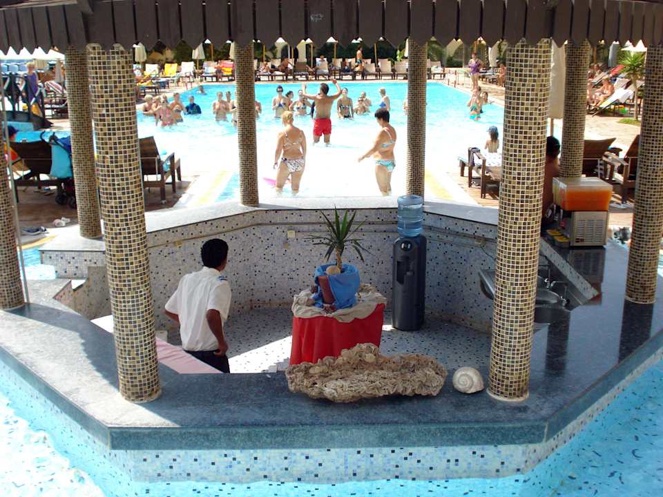 Bar im Pool Hotel Paradis Palace