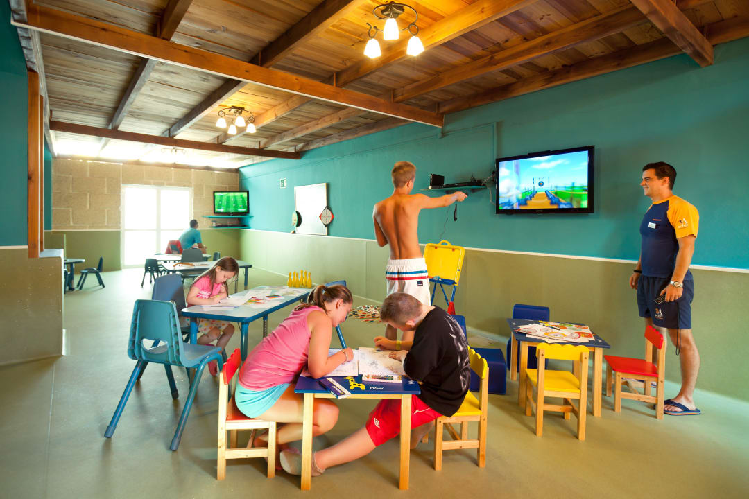 Mini Club (1 Stunde am Tag für Kinder von 4-12 J) BLUESEA Lagos de Cesar