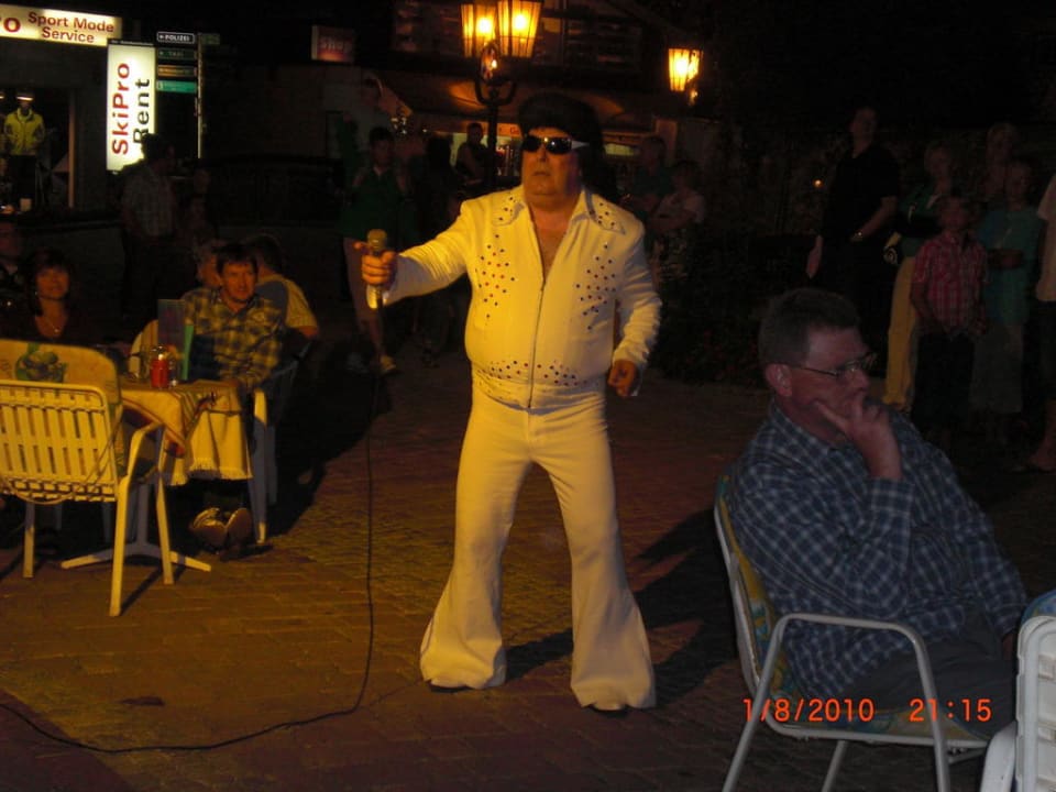 Elvis-Show am Abend Berger's Sporthotel