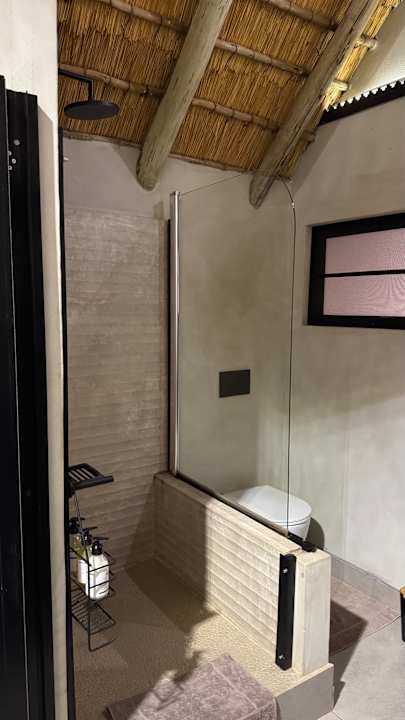 Zimmer Chobe River Lodge