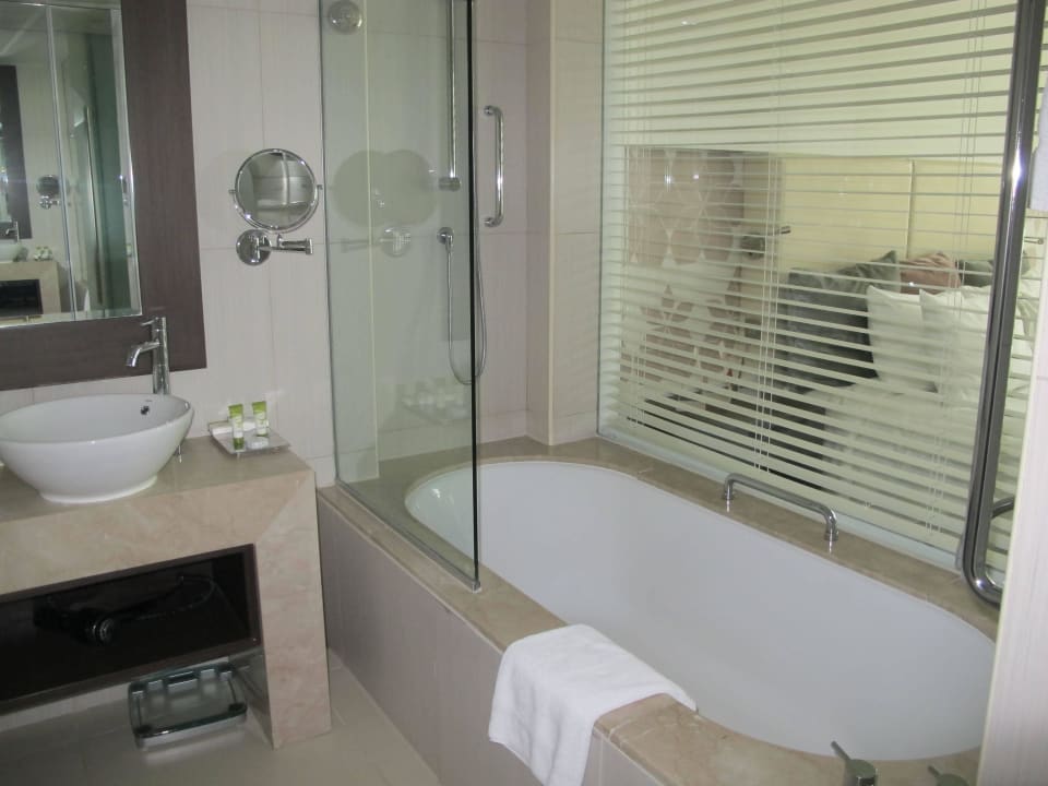 Bad Crowne Plaza Hotel Yas Island