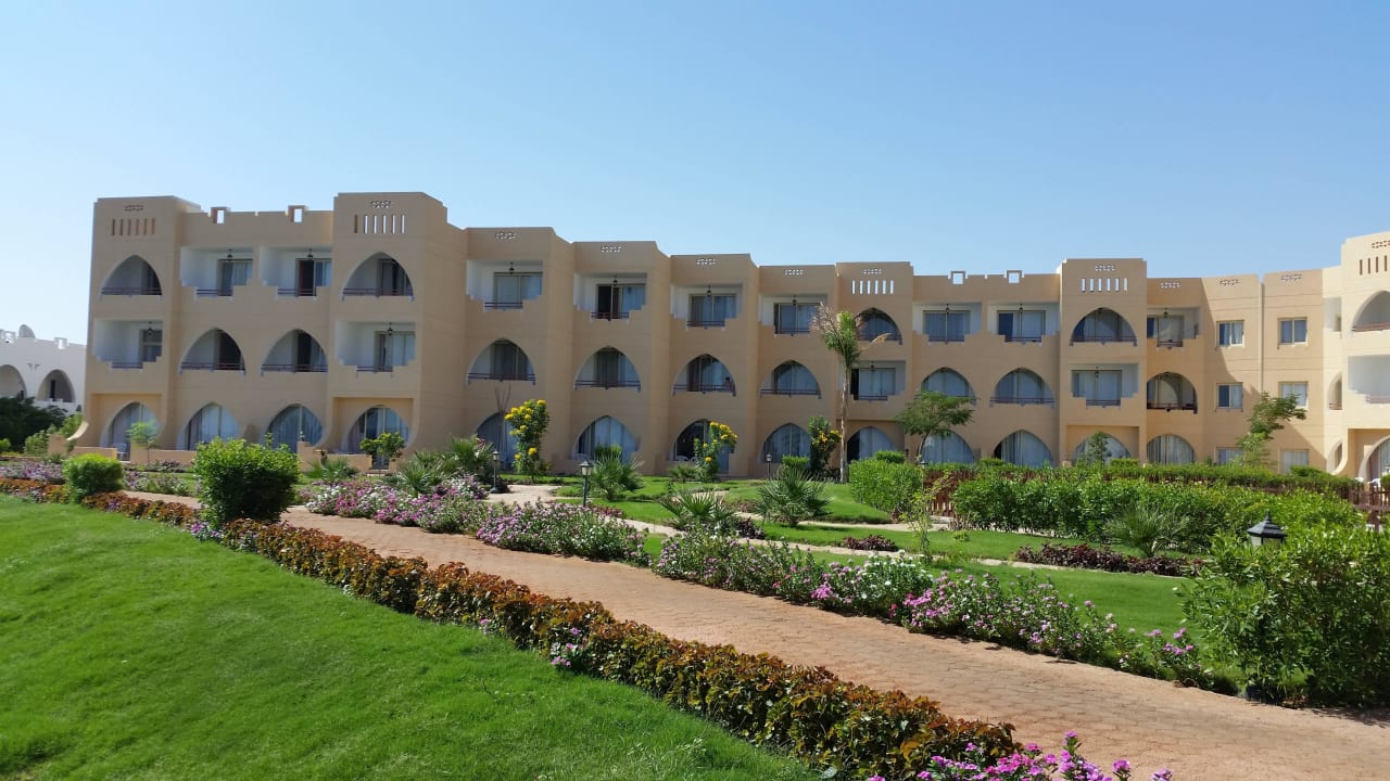 Blick zum Zimmer Three Corners Equinox Beach Resort