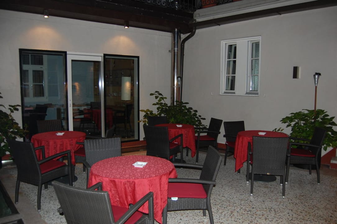 Gemütlicher Innenhof Hotel Goldener Stern