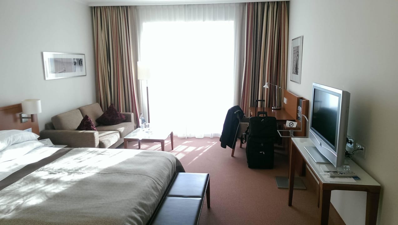 Blick ins Zimmer ATLANTIC Hotel Wilhelmshaven