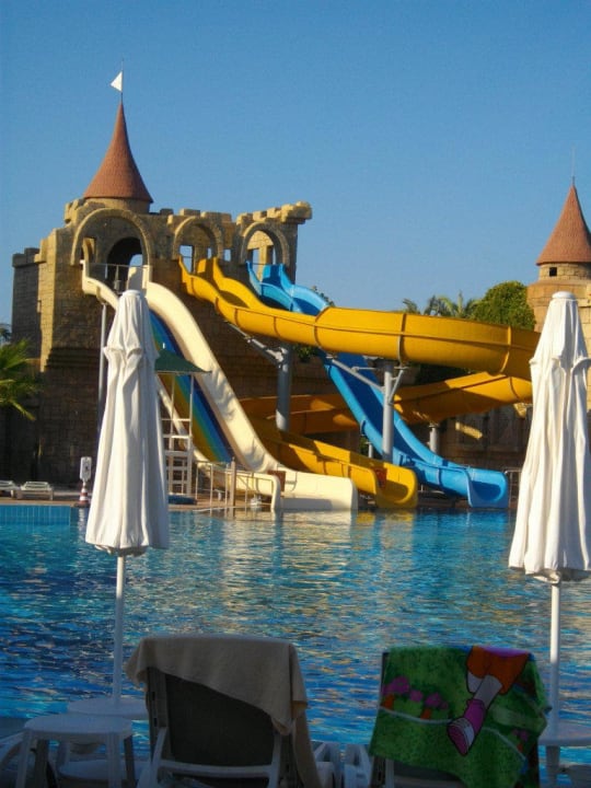 Wasserrutschen am grossen Pool Belek Beach Resort Hotel