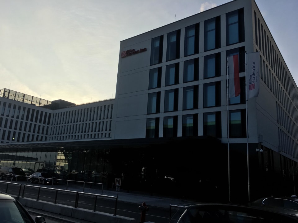 Hotelblick vom Flughafen aus Hilton Garden Inn Krakow Airport