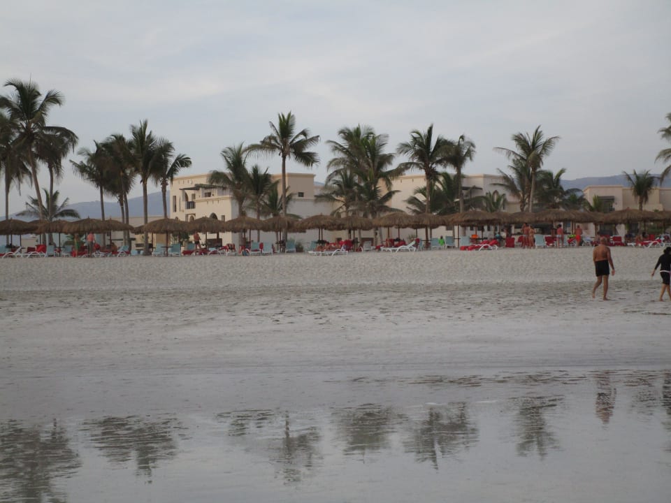 Blick zur Hotelanlage Salalah Rotana Resort