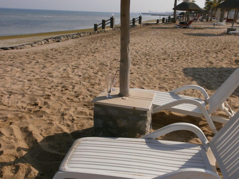 Gläser vom Vortag The Cove Rotana Resort