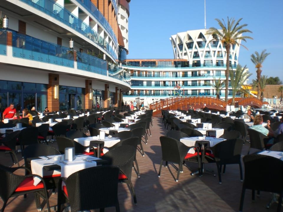 Sitzmöglichkeiten beim Essen Granada Luxury Okurcalar