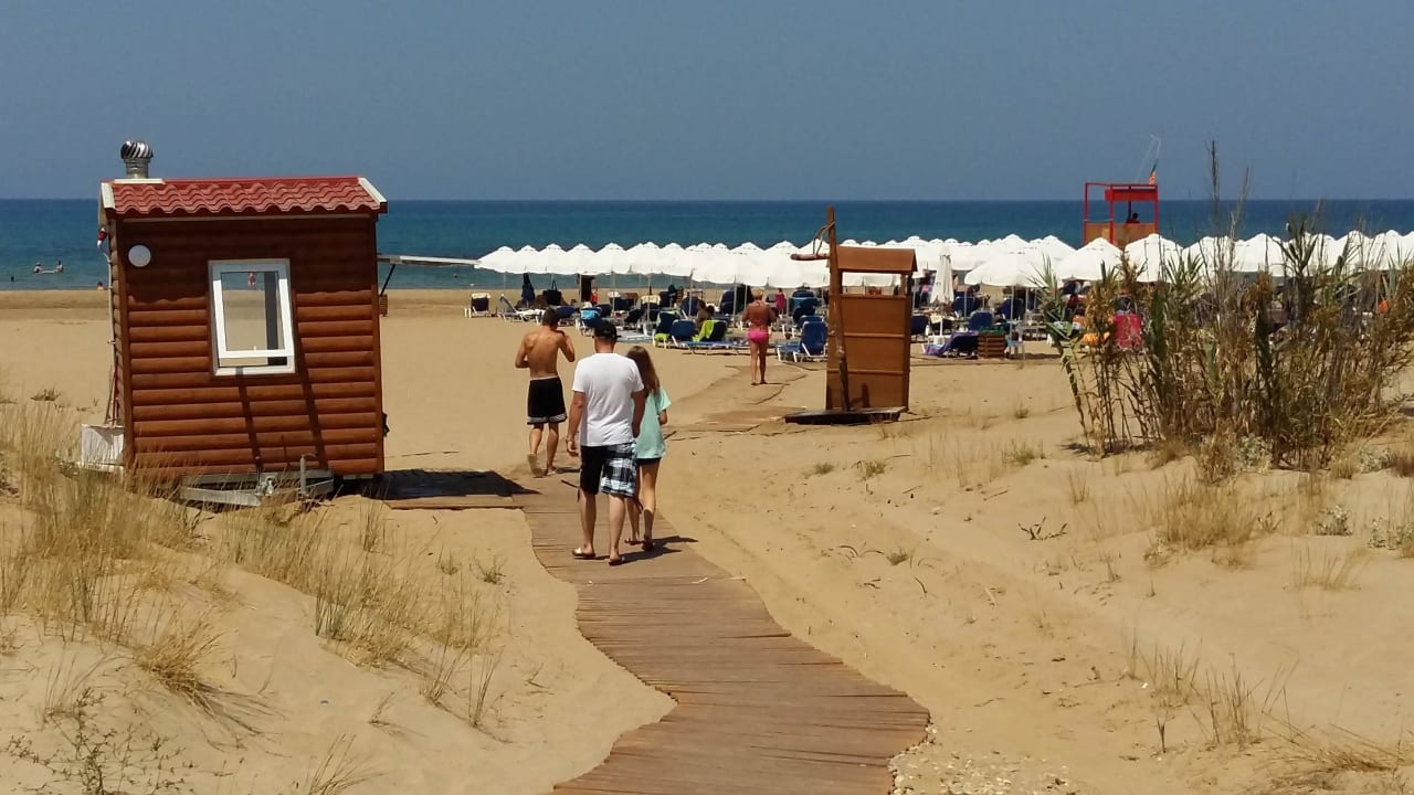 Strandbar - Weg zum Strand HARPIN Georgioupolis Resort Aquapark & SPA