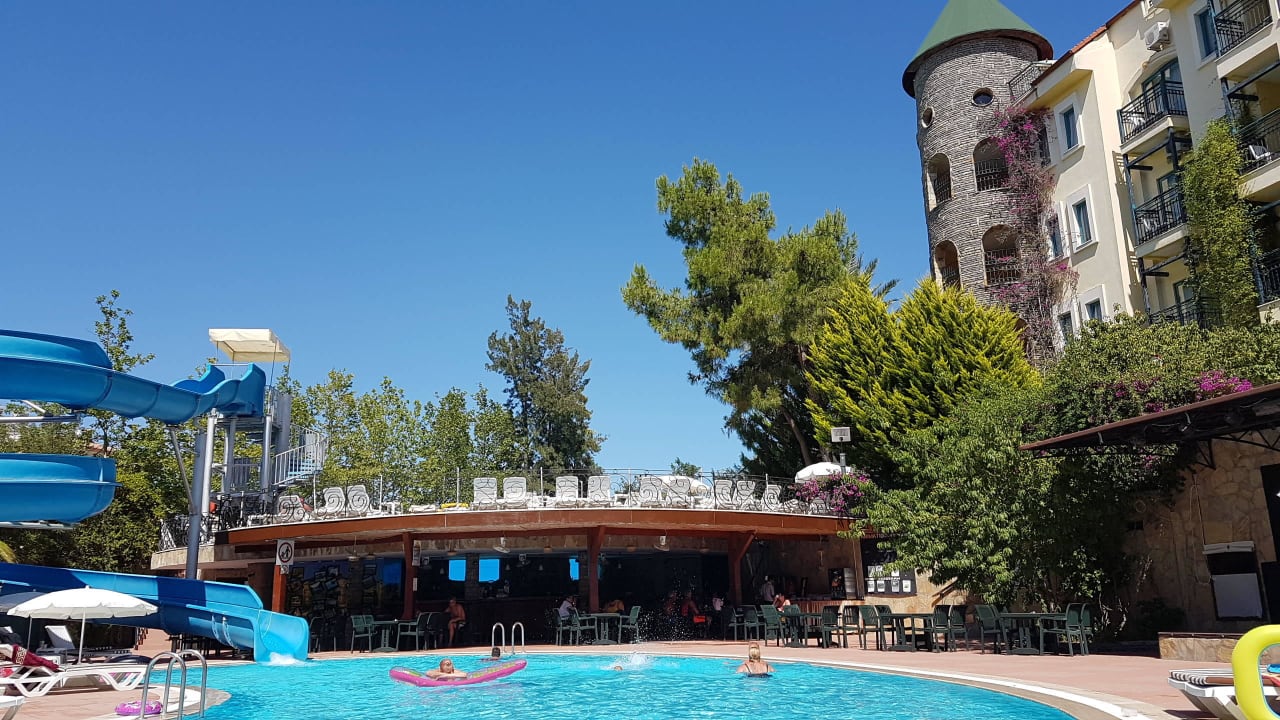 Poolbar Dosi Hotel