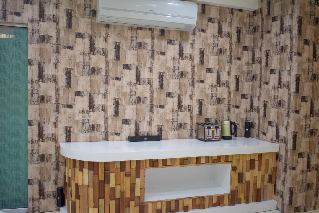 Gastro Local Escape Boutique