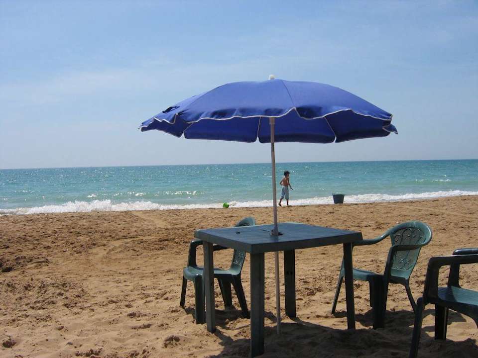 Am Strand. Club Esse Selinunte Beach