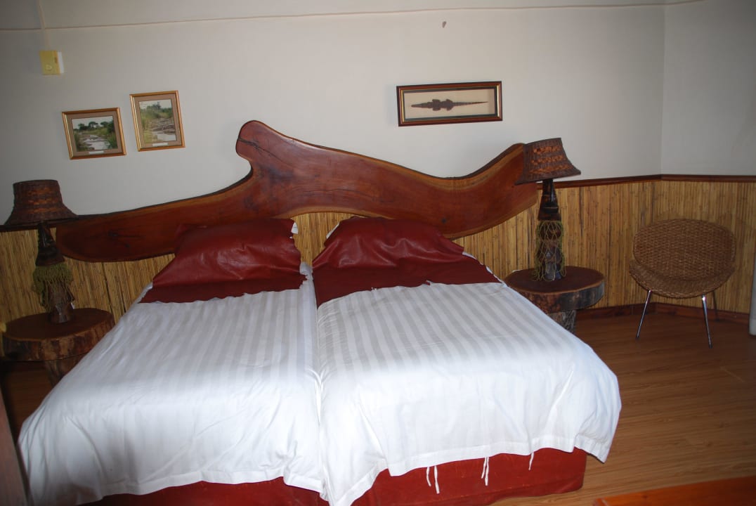 Schönes Bett Kalahari Bush Breaks Lodge