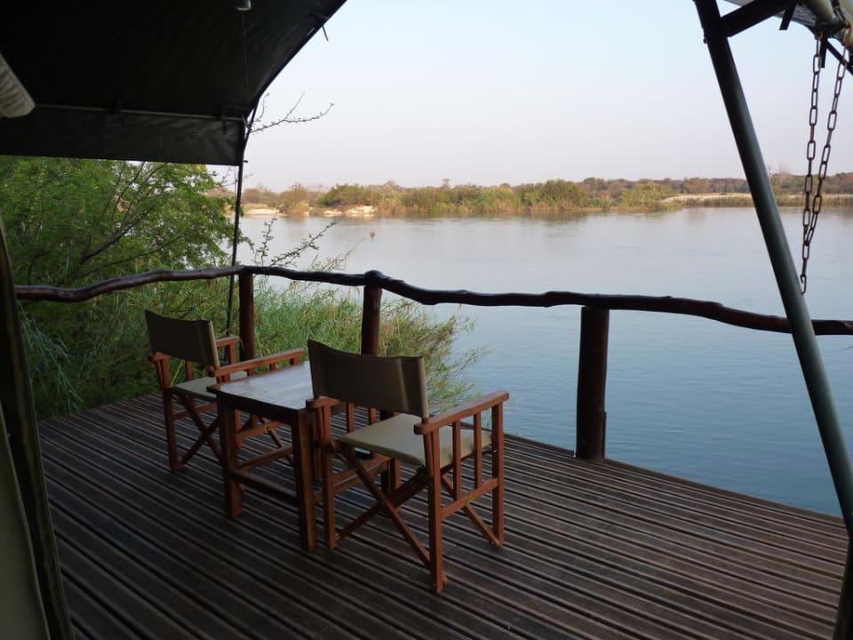 Blick von der Terrasse auf den Okavango Nunda River Lodge