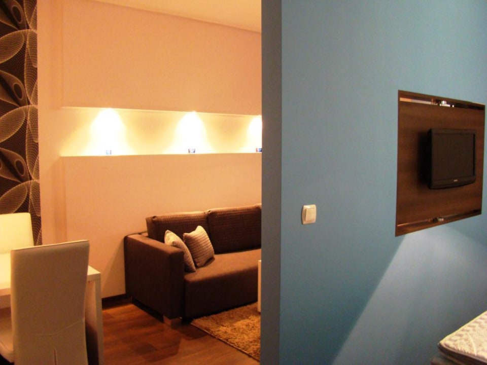 Część wypoczynkowa przykładowego pokoju High Tower Apartamenty Szczecin