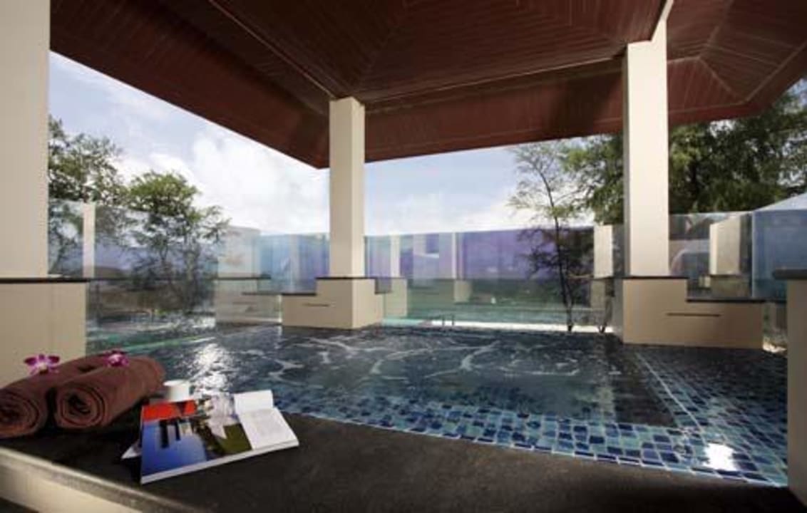 Royal jacuzzi penthouse 3BRs Mövenpick Resort Bangtao Beach Phuket