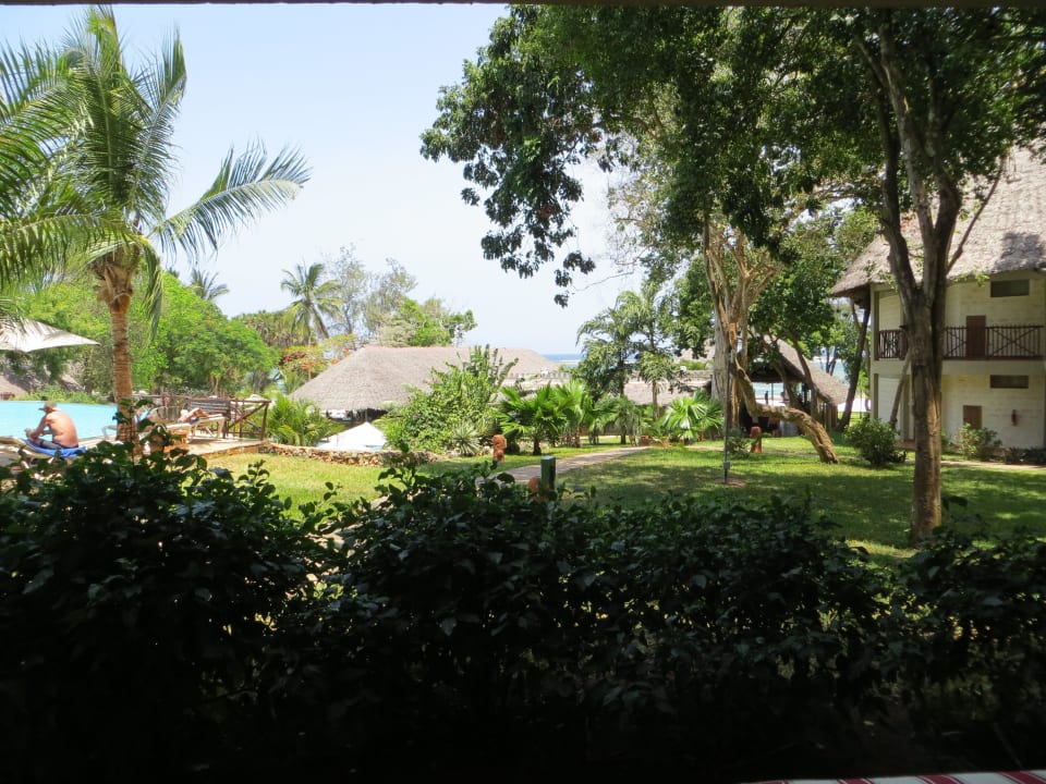 Ausblick zum Pool und Meer  Baobab Beach Resort & Spa