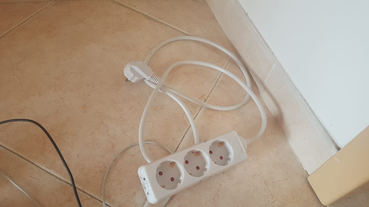 Verteilerdose lieber mitnehmen. Steckdosen knapp  Aldiana Club Rocca Nettuno Calabria