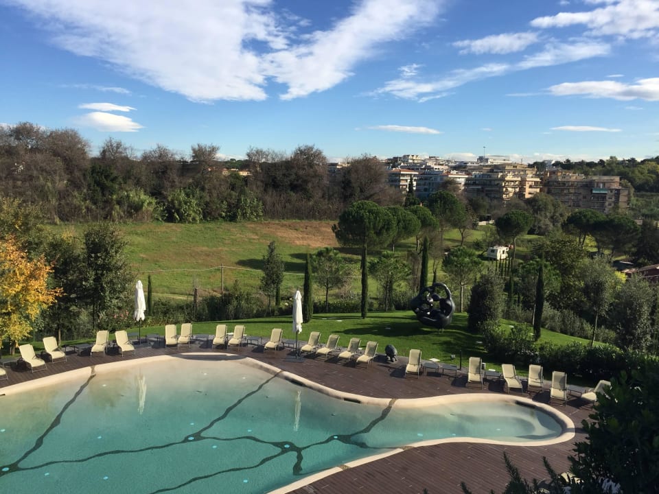 Teil vom Außenpool A.Roma Lifestyle Hotel
