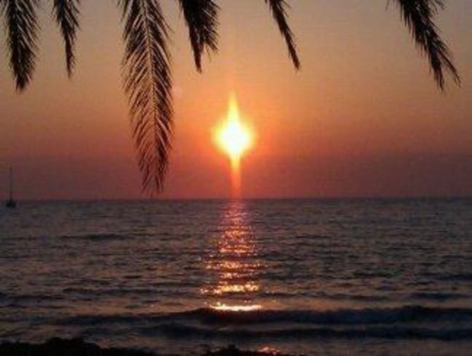 Sonnenuntergang am Strand Can Garden Beach