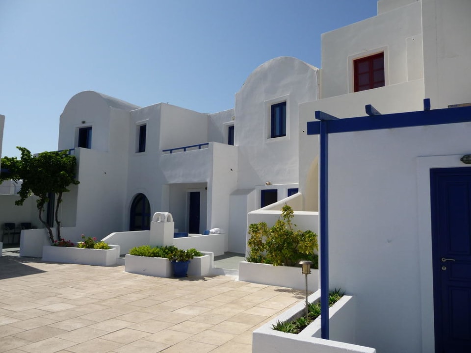 Die Straßenseite Ansicht 1. Stock Olympic Villas
