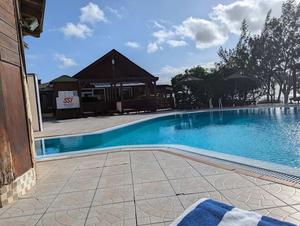 Pool Marina Playa Suite Hotel