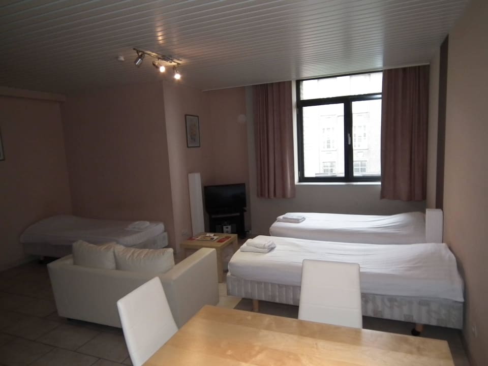 Large Studio Triple Condo Gardens Brussels Aparthotel