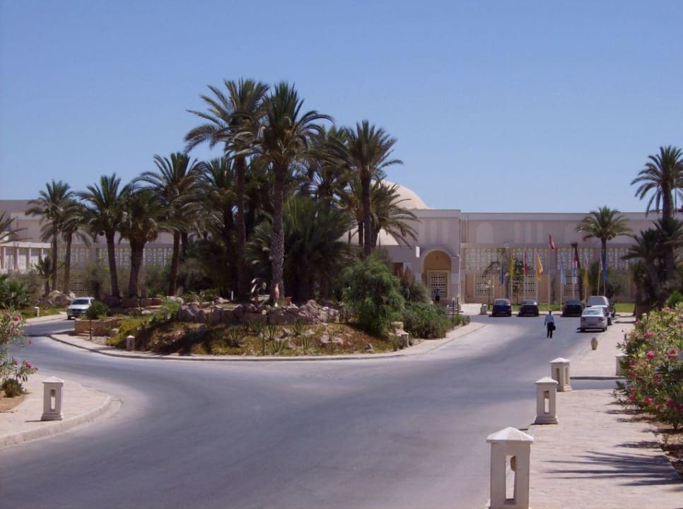 Hotelvorplatz Zita Beach Resort