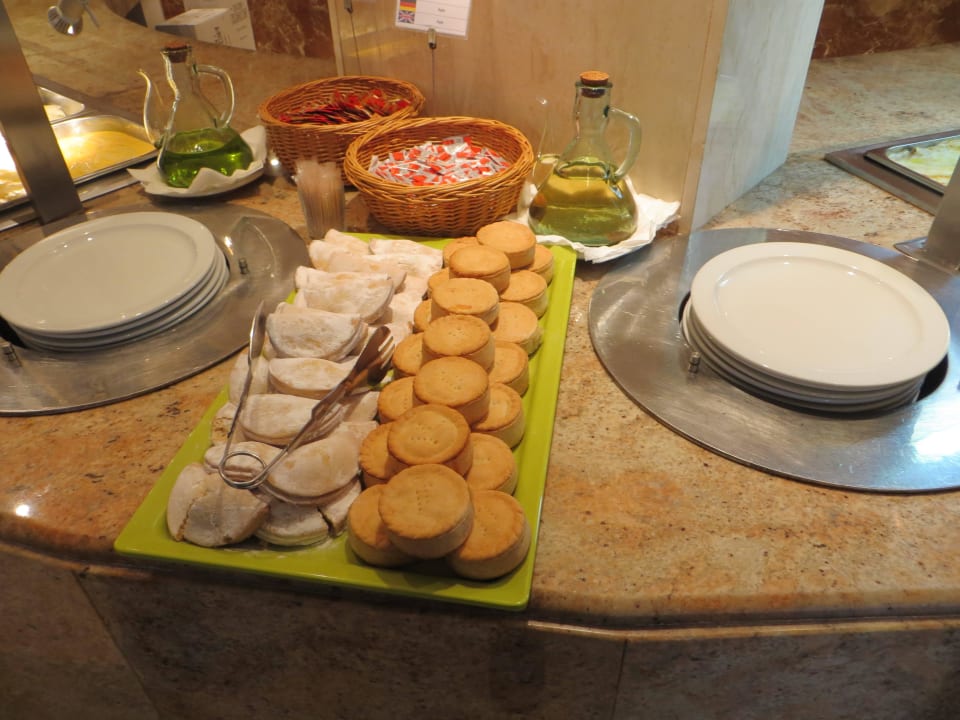 So gut sieht das Abendbuffet nicht immer aus Aparthotel Playa Dorada