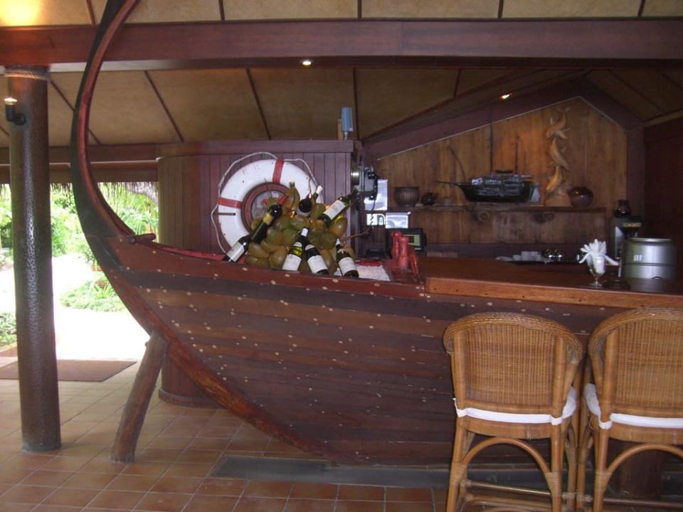 Dhoni Bar Kuramathi Maldives