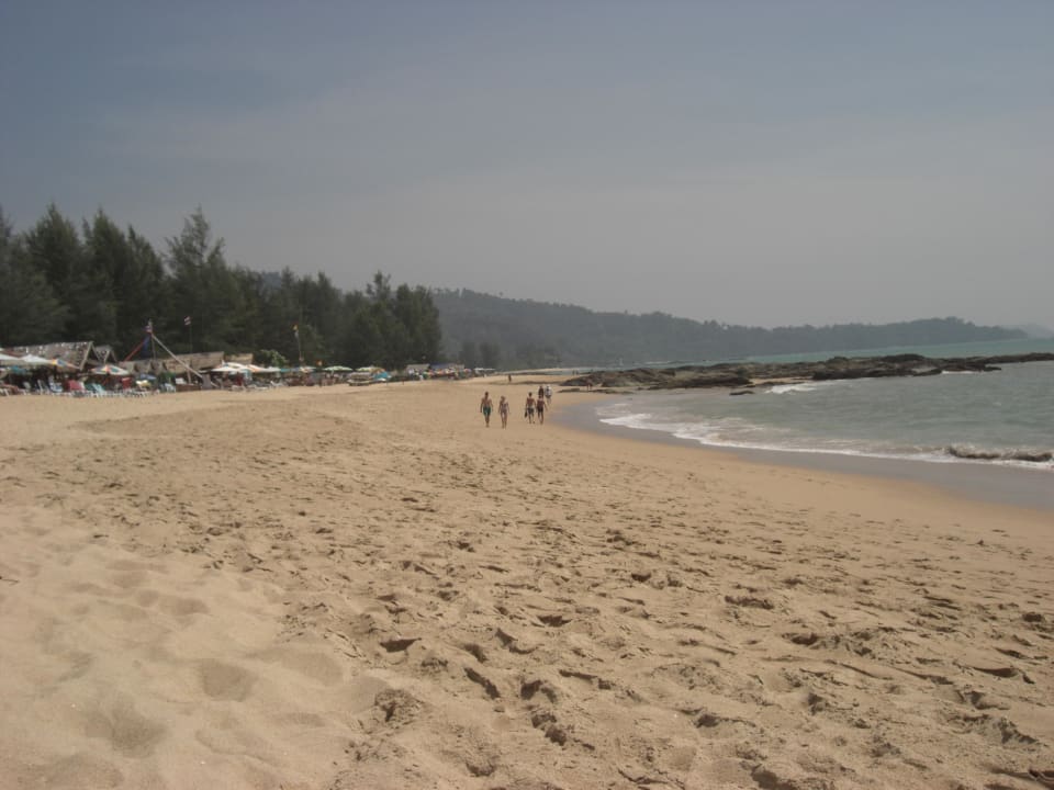Strand so weit das Auge reicht La Flora Khao Lak