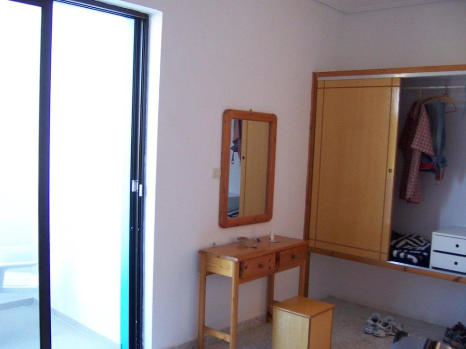 "Zimmer mit Schrank" Anthia Apartments (Marmari) • HolidayCheck (Kos