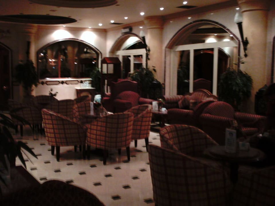 Spiegelfenster Hotel Shedwan Garden