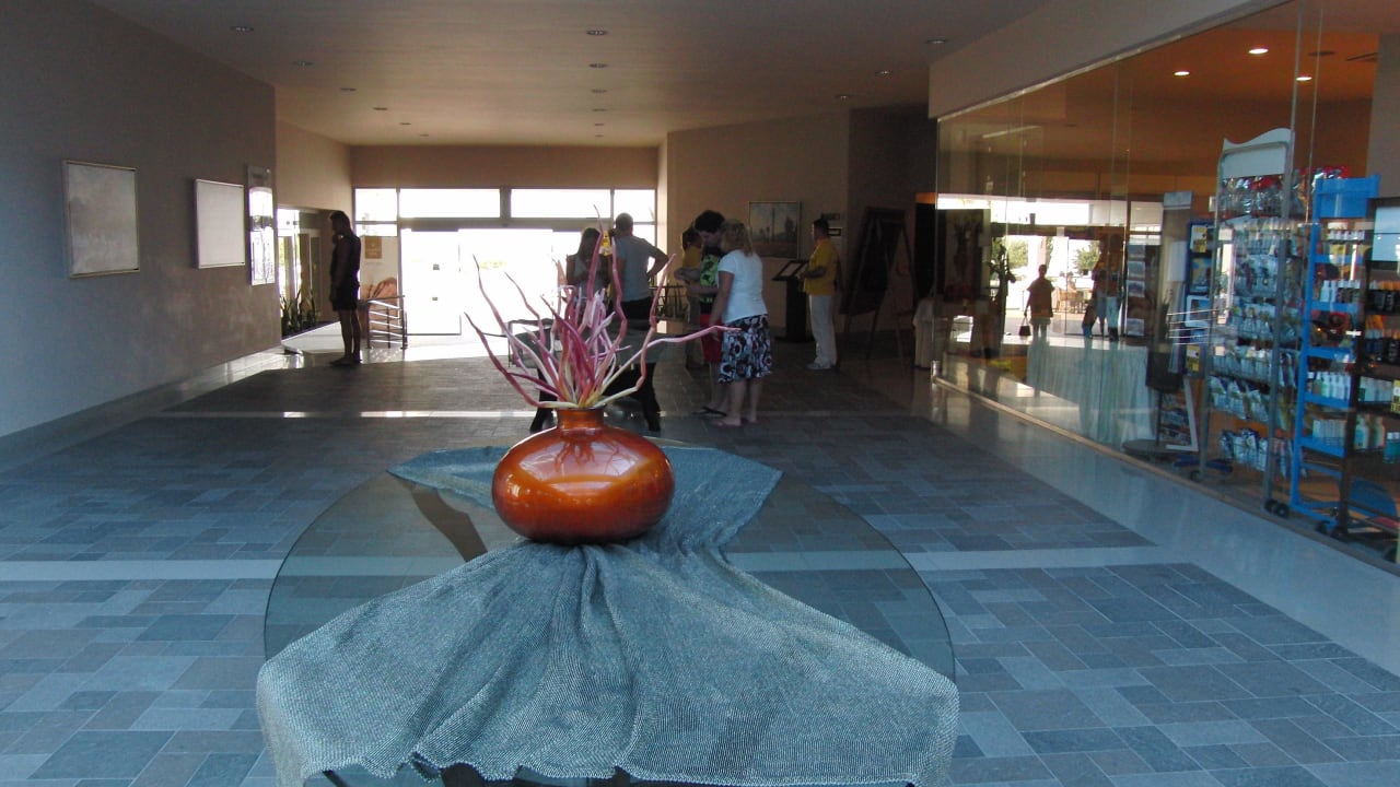 Durchgang Ladenpassage Atlantica Marmari Palace