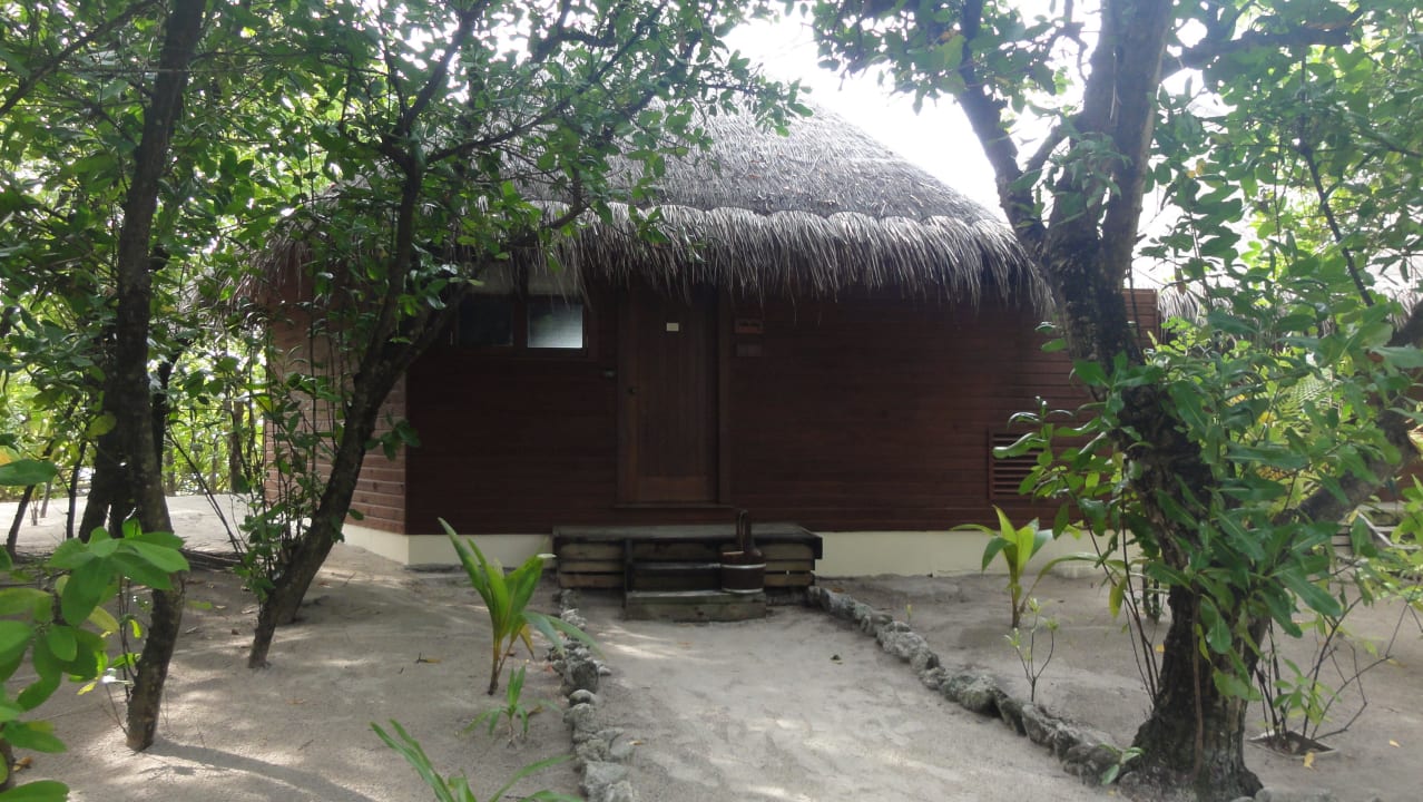 Beach Bunghi 5 Mirihi Island Resort