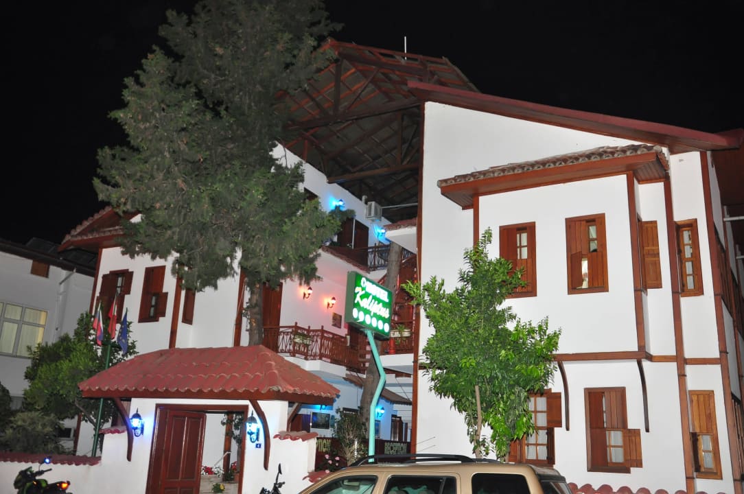 Hoteleingang Kaliptus Hotel