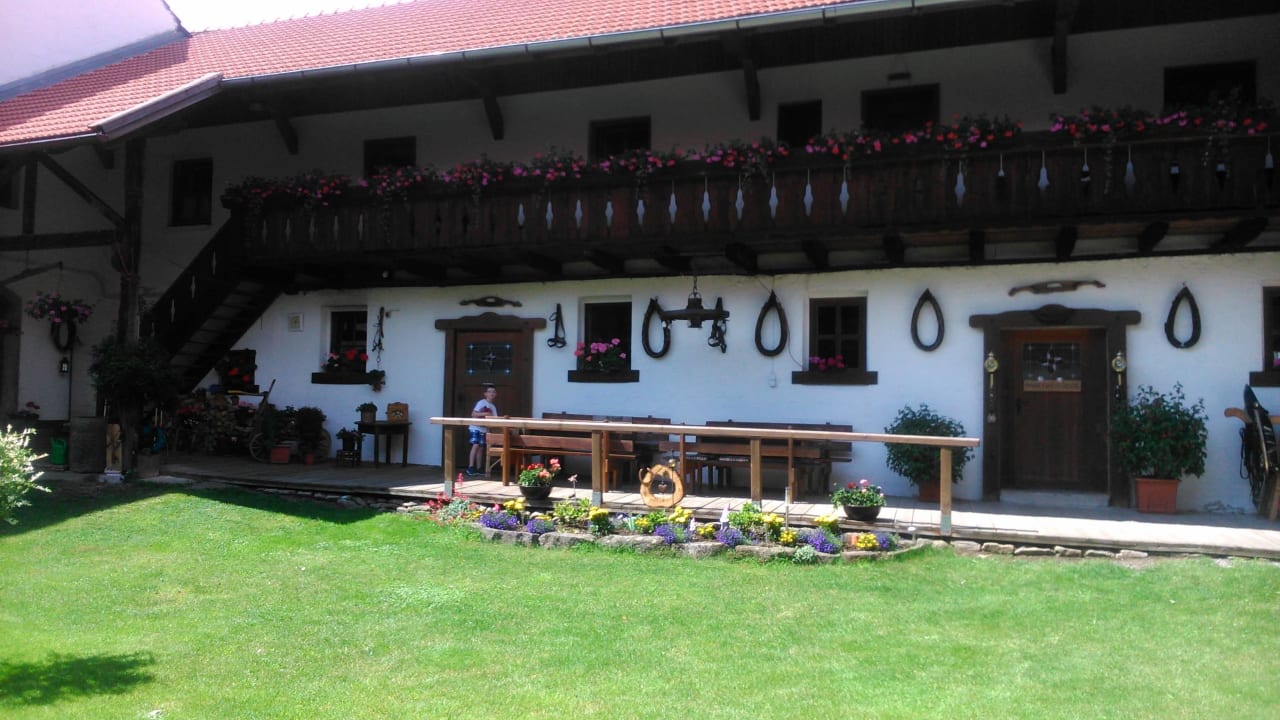 Innenhof Bayerwald-Ferienhof Schmid