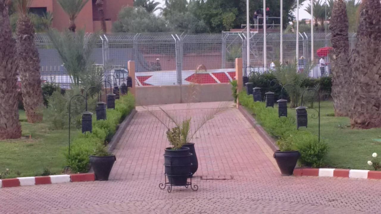 Autorennen "durchs" Hotel Hotel & Spa Zalagh Kasbah