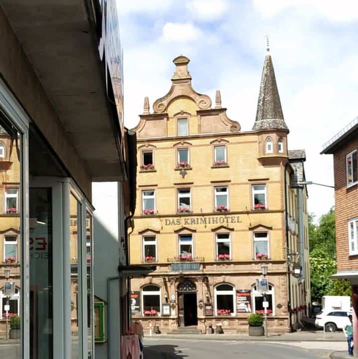 Außenansicht EIFELkrimihotel