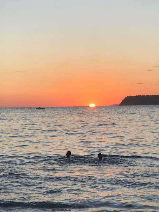 Strand Antonio's Luxury Suites