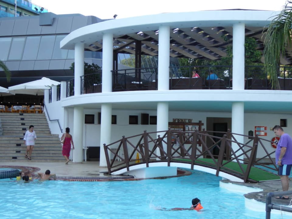 Gepflegte Poolanlage Hotel Calypso Beach