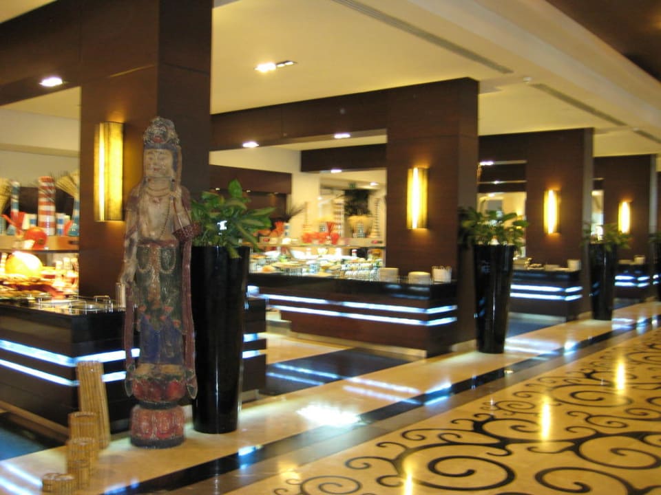 Teil des Büffets Susesi Luxury Resort