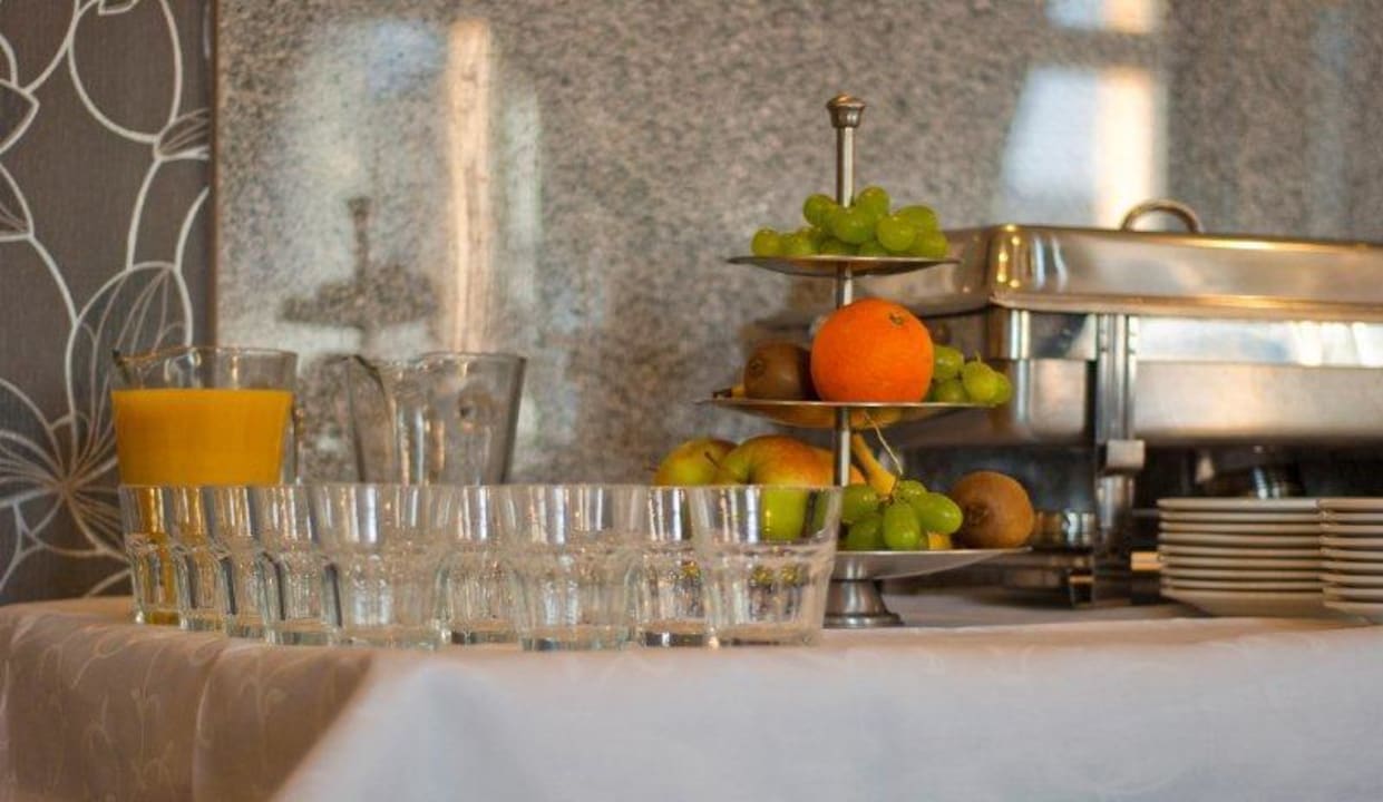 Bufet śniadaniowy Hotel Sofia by The Railway Station Wroclaw