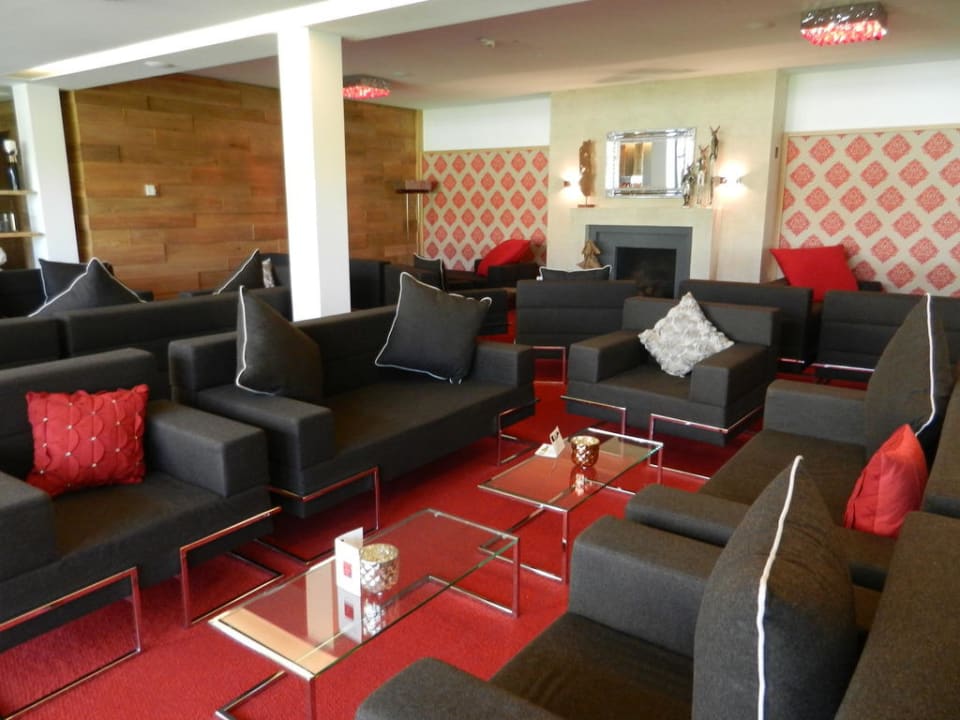 Loungebereich bei der Bar Gesundheitsresort & Spa Rosenalp